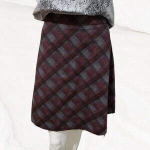 Mario Serrani large gray burgundy plaid tartan above knee A line skirt